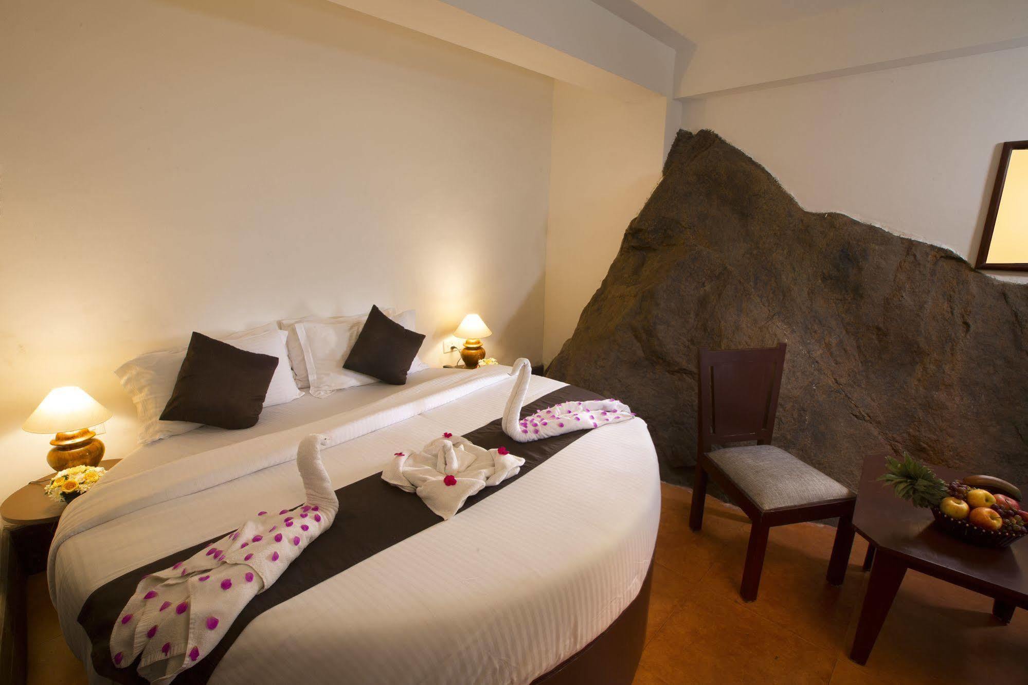 מונאר Madhumanthra Resort - Homestay מראה חיצוני תמונה